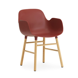 NORMANN COPENHAGEN fauteuil FORM ARMCHAIR avec piètement en chêne