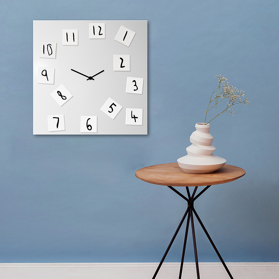 dESIGNoBJECT horloge murale CHANGING CLOCK