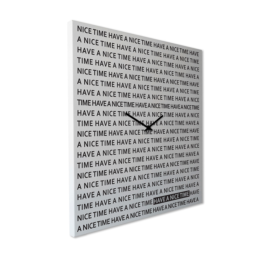 dESIGNoBJECT horloge murale NICE TIME