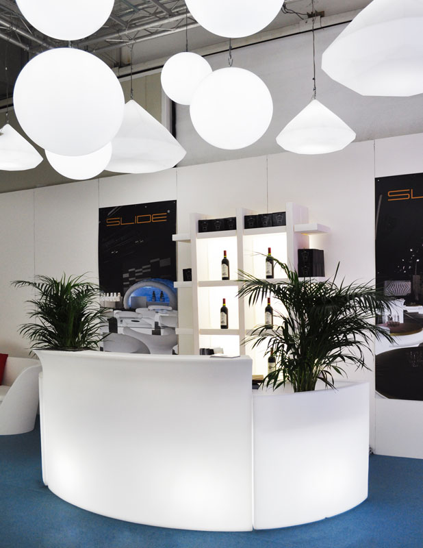 SLIDE composition de comptoirs lumineux BAR 1