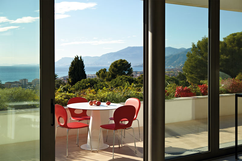 SLIDE table avec plateau rond HOPLÀ