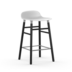 NORMANN COPENHAGEN tabouret FORM BARSTOOL H 65 cm avec piètement en bois noir