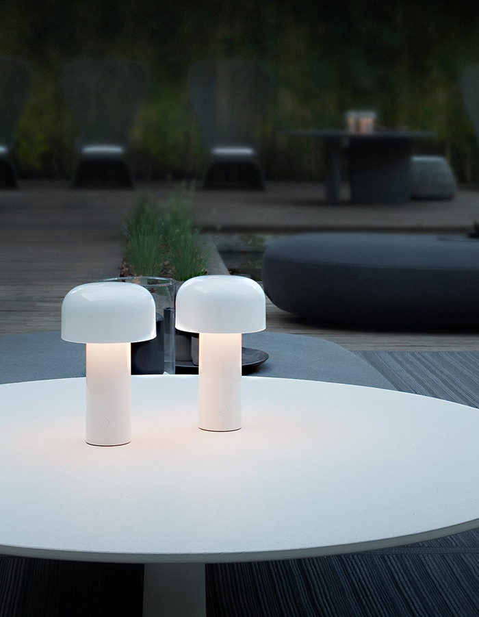 FLOS lampe de table rechargeable BELLHOP UNPLUGGED pour l'extérieur