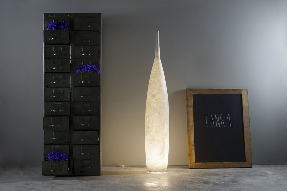 IN-ES.ARTDESIGN lampadaire TANK 1