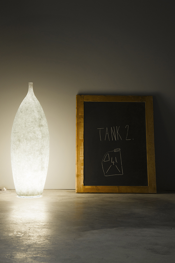 IN-ES.ARTDESIGN lampadaire TANK 2