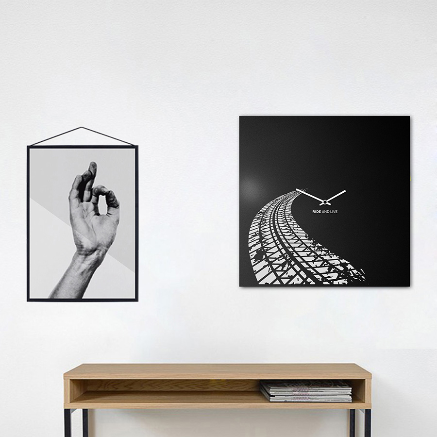 dESIGNoBJECT horloge murale RIDE AND LIVE