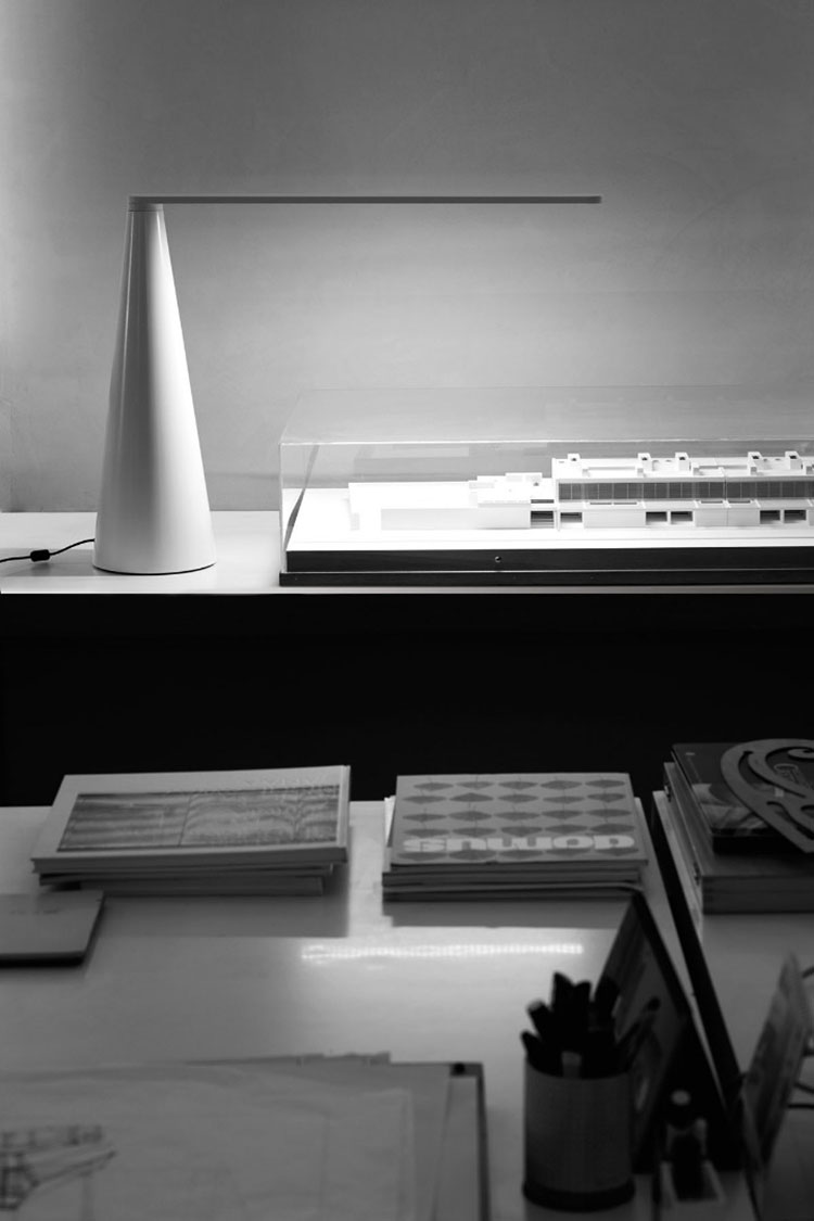 MARTINELLI LUCE lampe de table ELICA