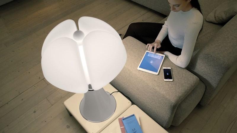 MARTINELLI LUCE lampe de table PIPISTRELLO 4.0 LIGHTYOULIKE Bluetooth