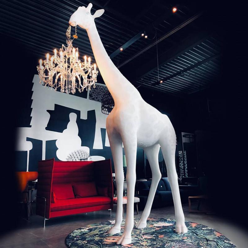QEEBOO lampadaire GIRAFFE IN LOVE INDOOR H 400 cm