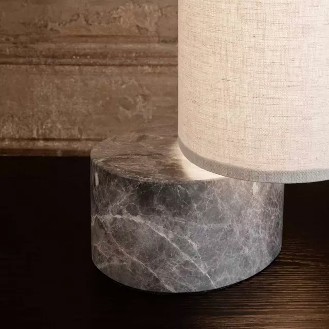 GUBI lampe de table UNBOUND