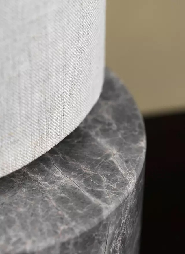 GUBI lampe de table UNBOUND