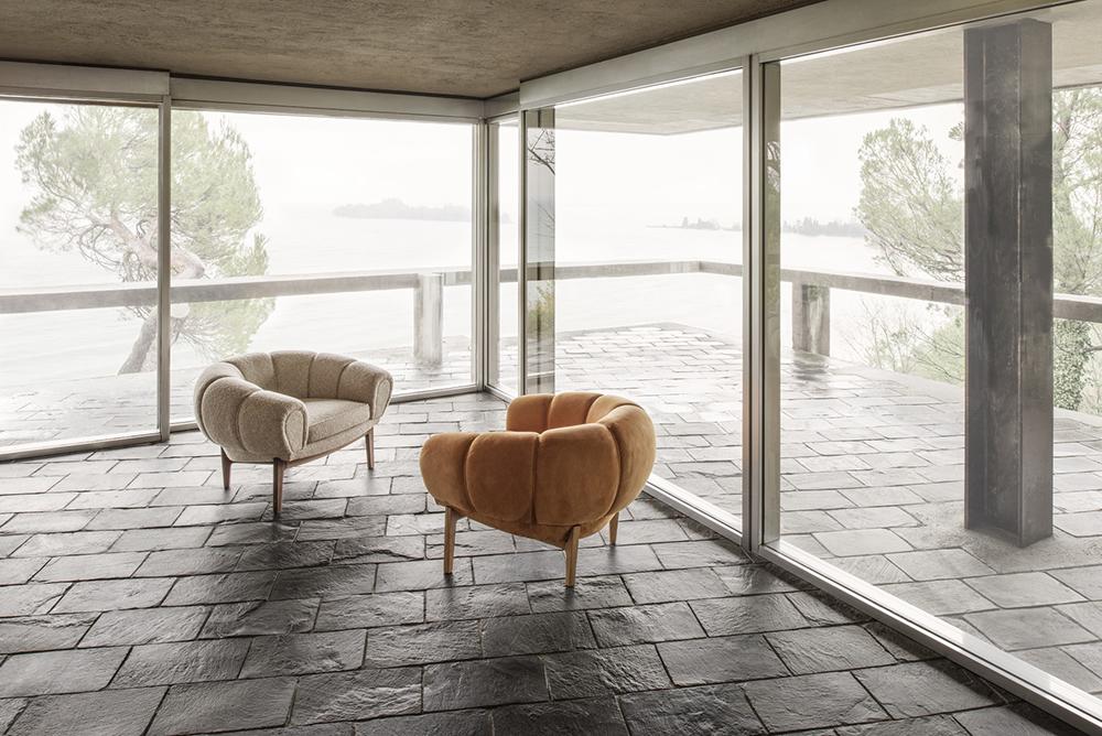 GUBI fauteuil CROISSANT en cuir