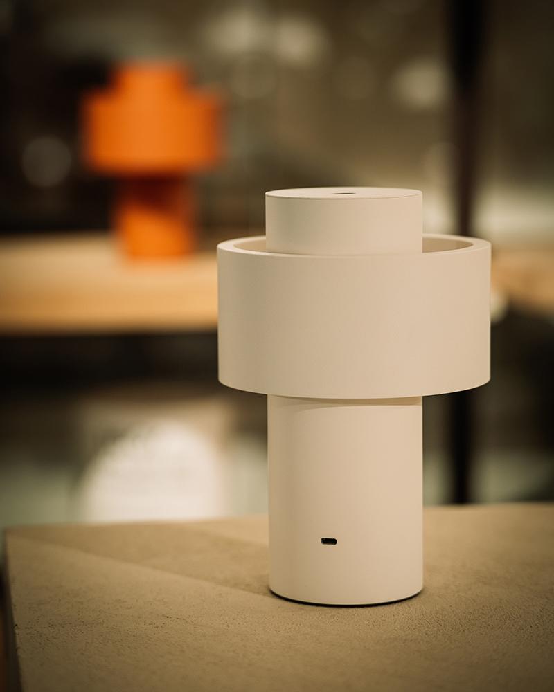 TOOY lampe de table portative NASTRO 563.34