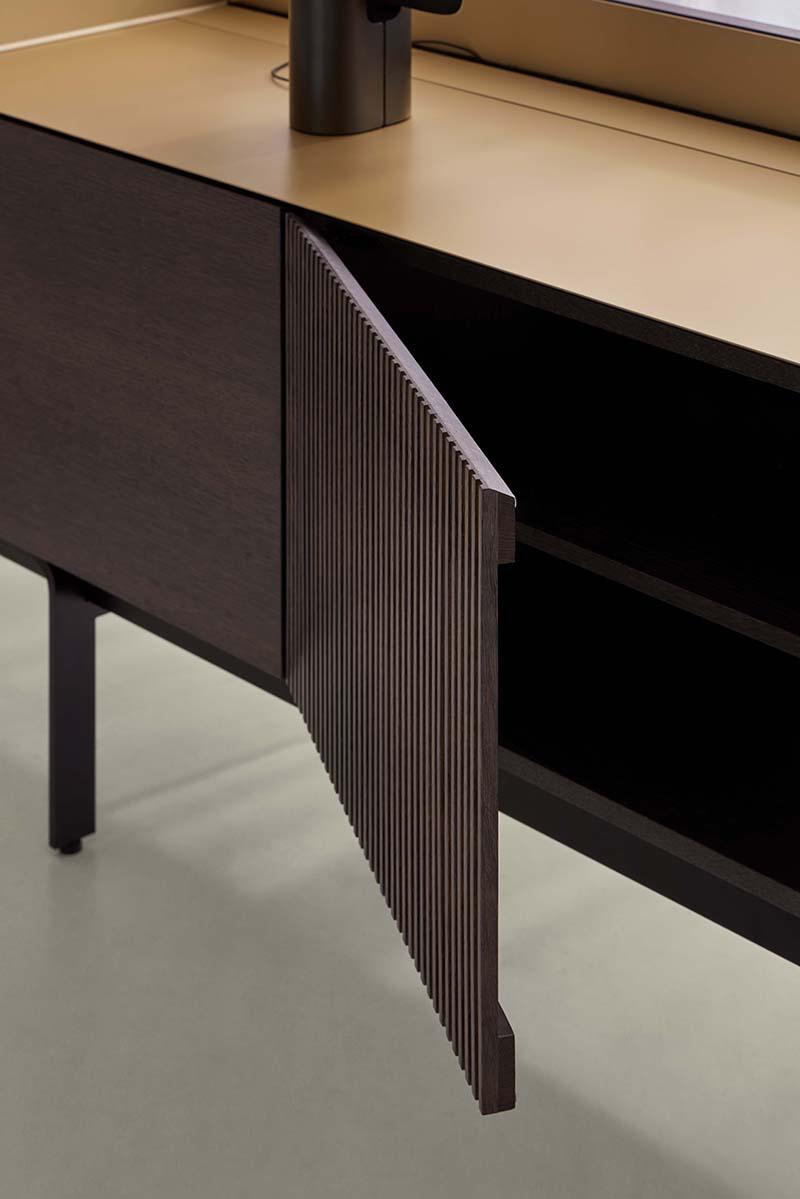 PUNT MOBLES buffet meuble STOCKHOLM avec 3 portes STH303 avec la base H 29 cm