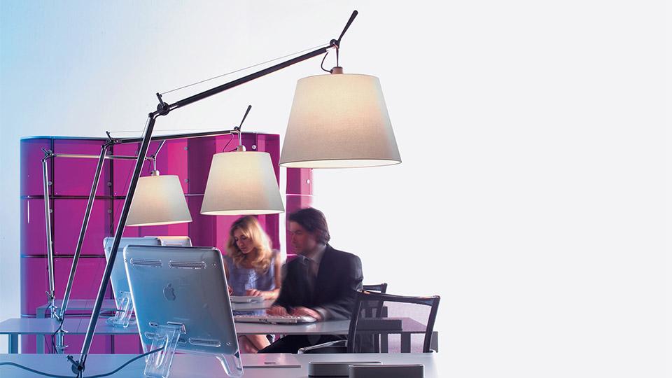 ARTEMIDE lampe de table TOLOMEO MEGA LED 2700K avec support de bureau fixe