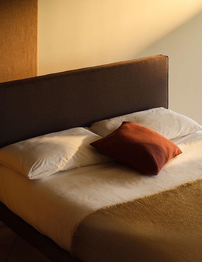 BOLZAN lit deux personnes METROPOLITAN pour matelas 160 x 200 cm avec base H 21 cm et boîte de rangement