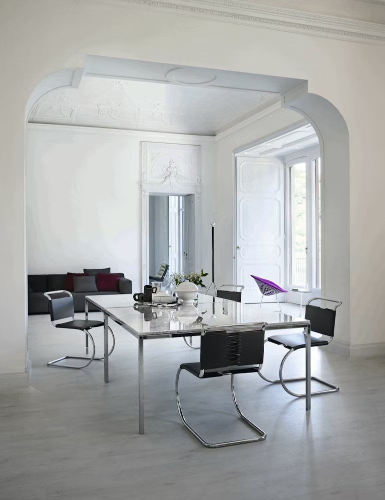 KNOLL chaise sans accoudoirs MR recouverte de cuir