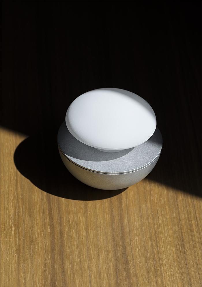 FONTANA ARTE lampe de table SILLABA PORTABLE