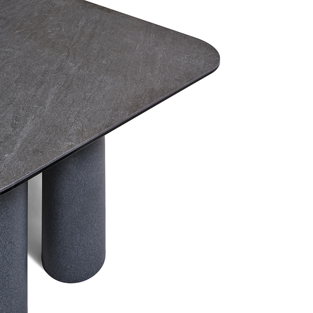 QEEBOO table rectangulaire pour l'intérieur et l'extérieur TOTO avec plateau en grès