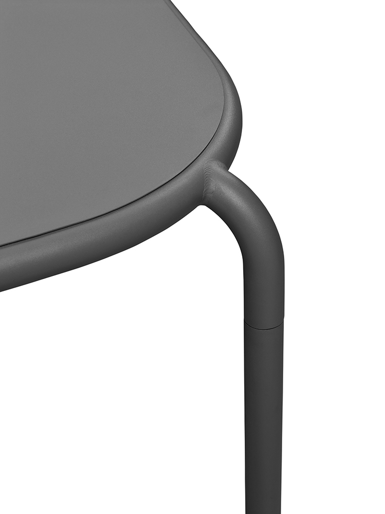 FATBOY table pour l'extérieur TONÍ BANSKI