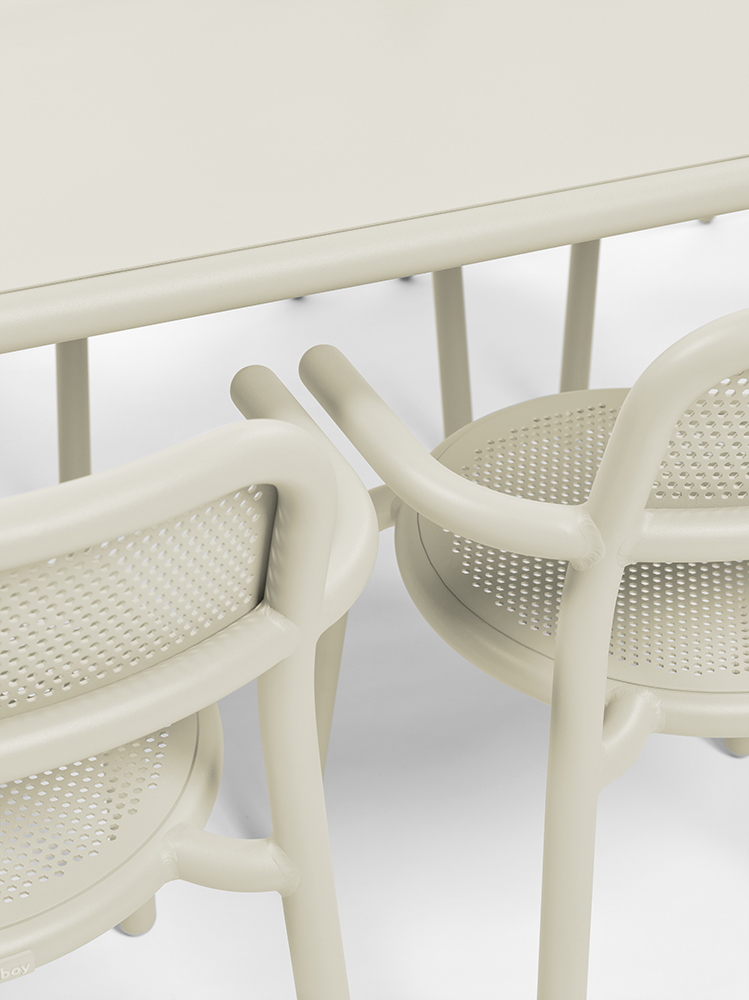 FATBOY table pour l'extérieur TONÍ BANSKI