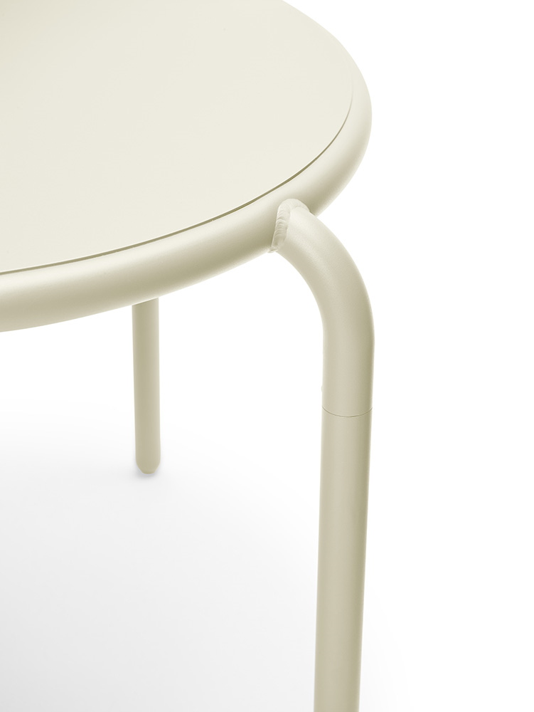 FATBOY table pour l'extérieur TONÍ BANSKI