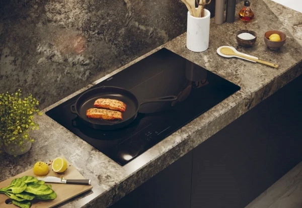 HAIER table de cuisson à induction HAMTB86IWCS de 80 cm
