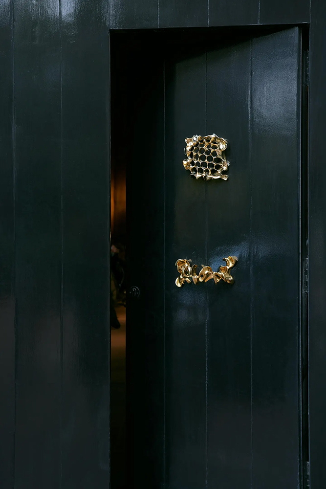 BD BARCELONA DESIGN accessoire de porte CALVET de GAUDÍ