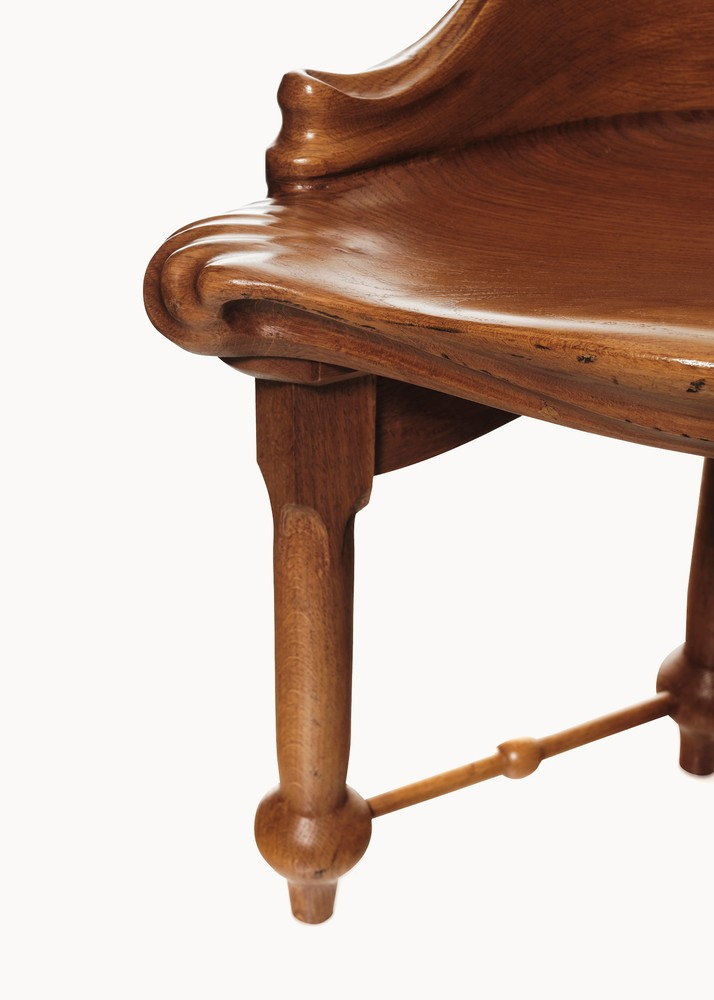 BD BARCELONA DESIGN tabouret CALVET de GAUDÍ