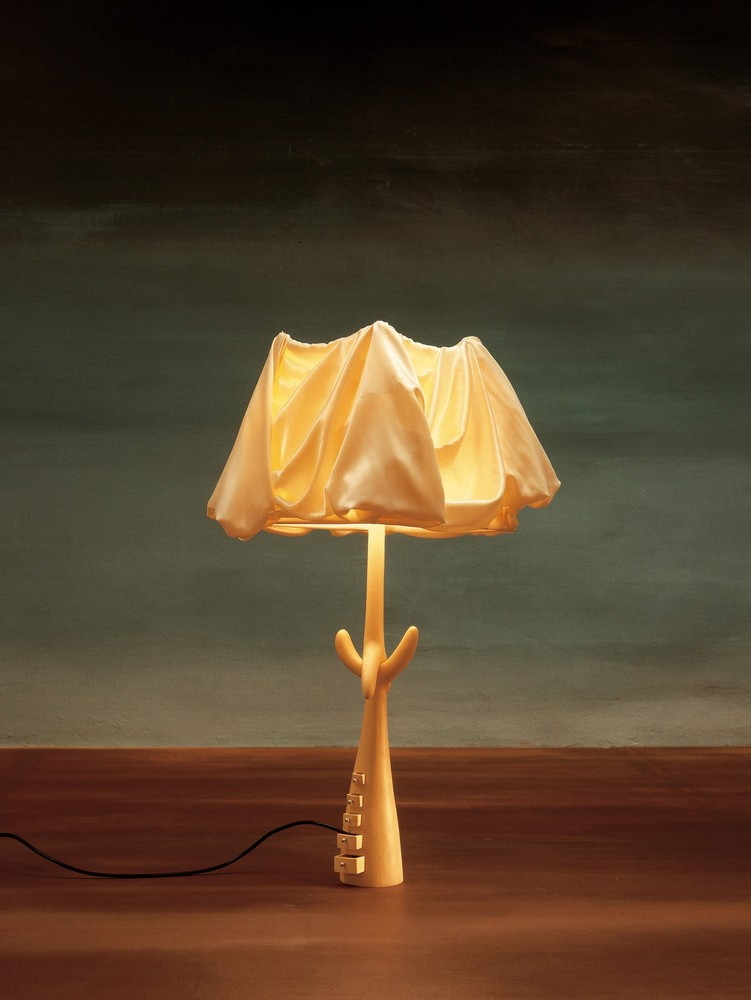 BD BARCELONA DESIGN lampadaire CAJONES par Salvador Dalí