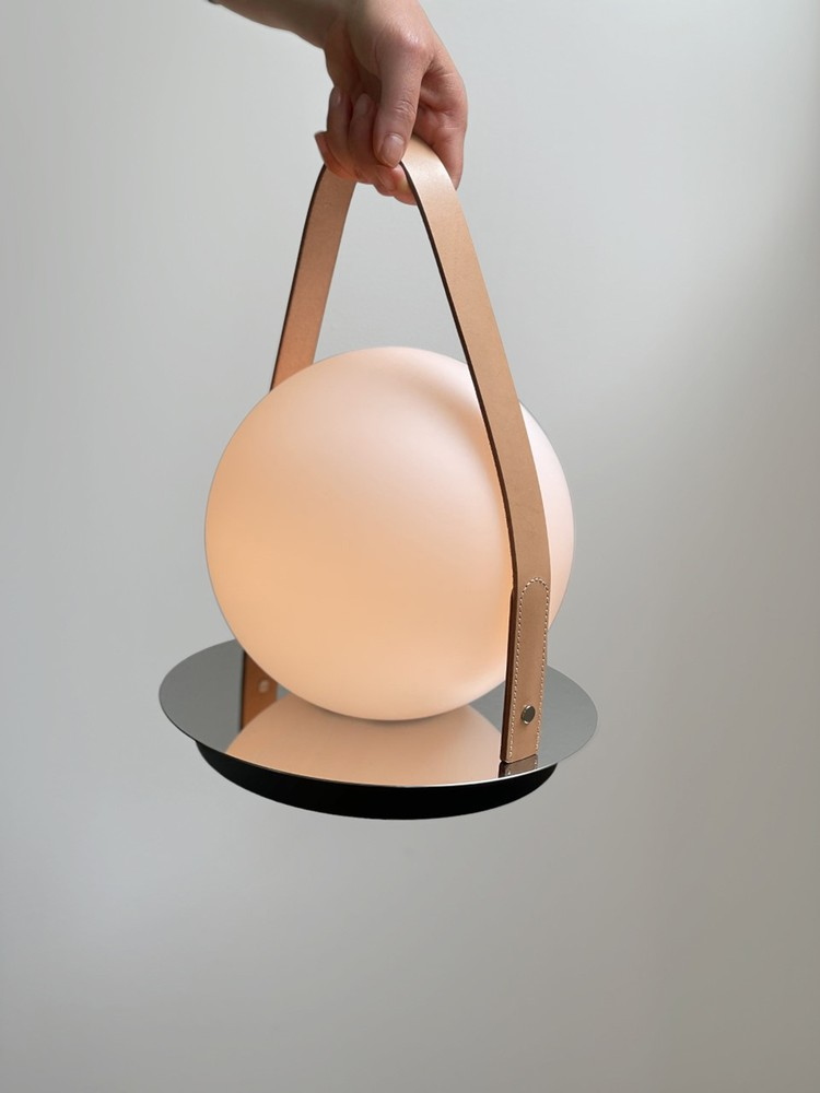 PABLO DESIGNS lampe de table portable BOLA LANTERN