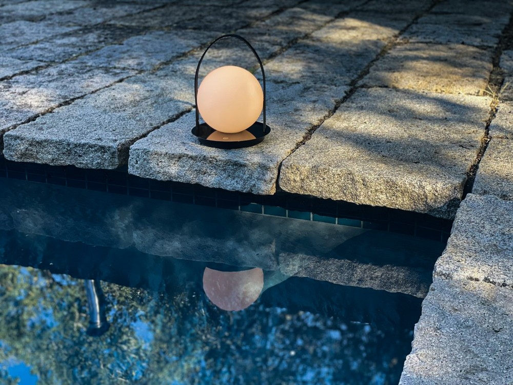 PABLO DESIGNS lampe de table portable BOLA LANTERN