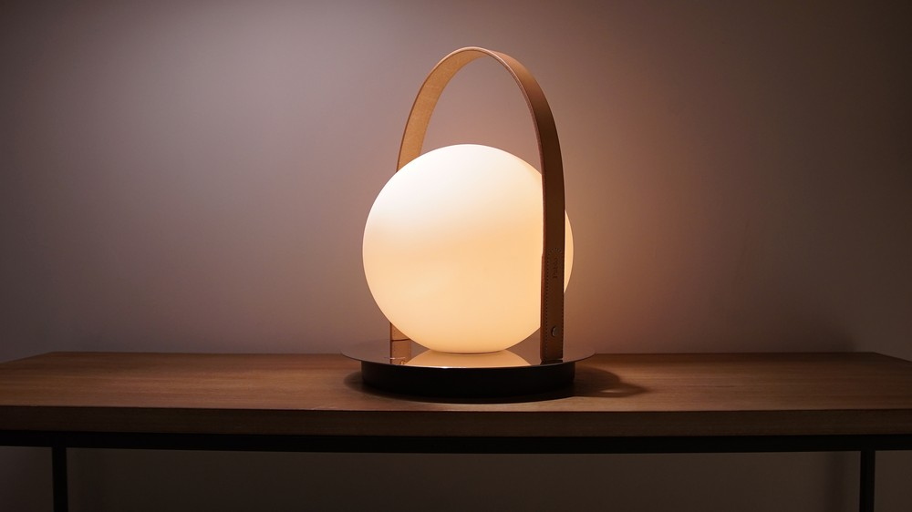 PABLO DESIGNS lampe de table portable BOLA LANTERN