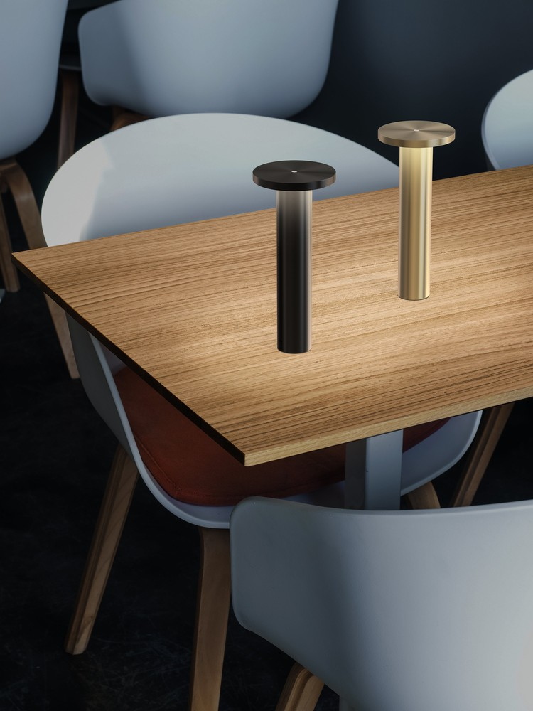 PABLO DESIGNS lampe de table portable LUCI TABLE