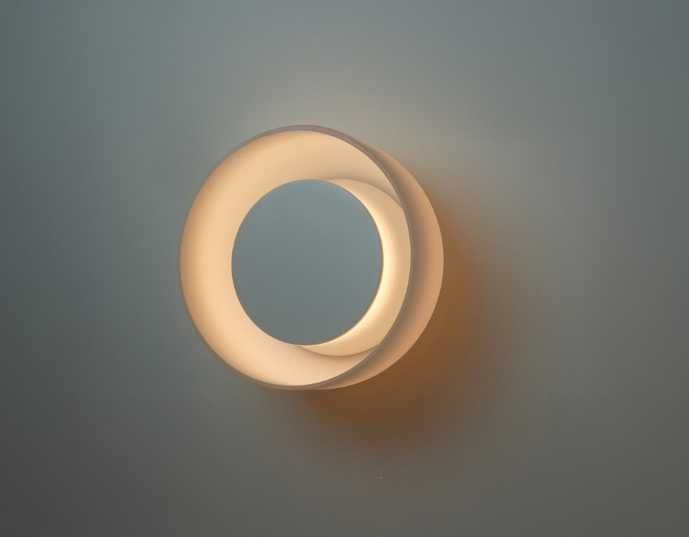 PABLO DESIGNS applique TOTEM SCONCE