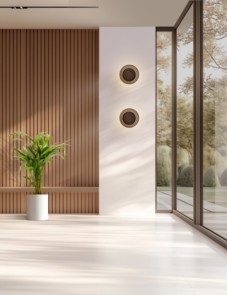 PABLO DESIGNS applique TOTEM SCONCE