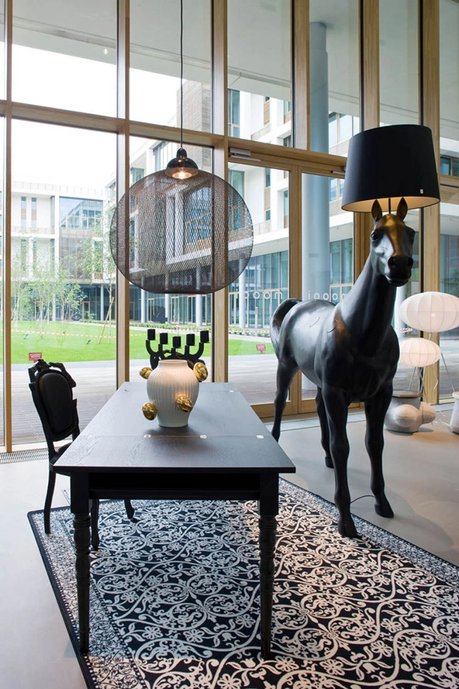 MOOOI lampadaire HORSE LAMP