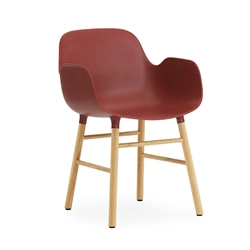 NORMANN COPENHAGEN fauteuil FORM ARMCHAIR avec piètement en chêne