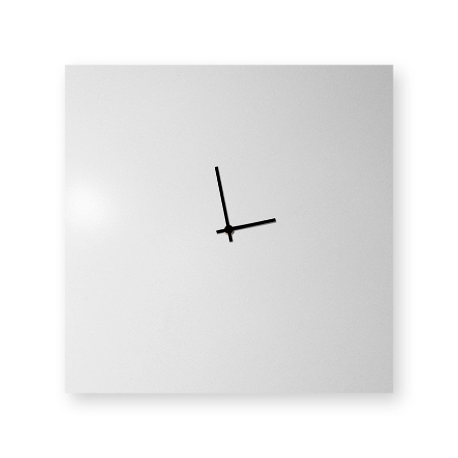dESIGNoBJECT horloge murale CHANGING CLOCK