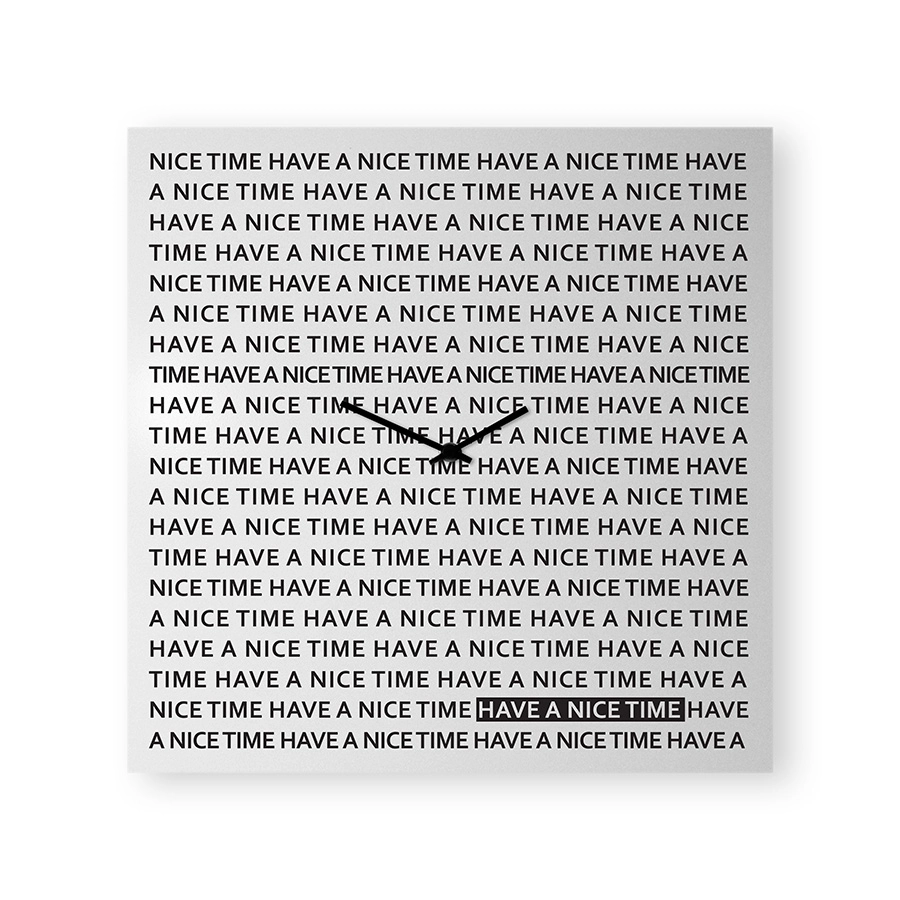 dESIGNoBJECT horloge murale NICE TIME