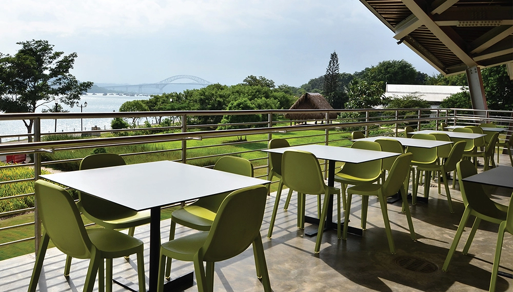 EMECO BROOM STACKING CHAIR set de 2 chaises sans accoudoirs