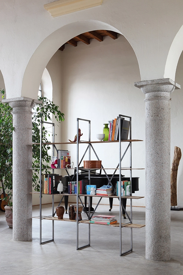 ZEUS bibliothèque verticale SLIM IRONY BOOKCASE