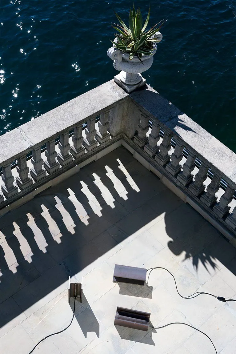 NEMO lampadaire ou lampe de table MAIS PLUS QUE CELA JE NE PEUX PAS