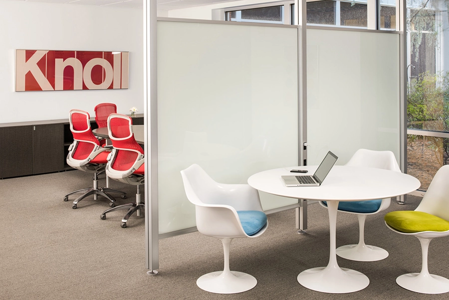 KNOLL fauteuil pivotant avec coussin TULIP