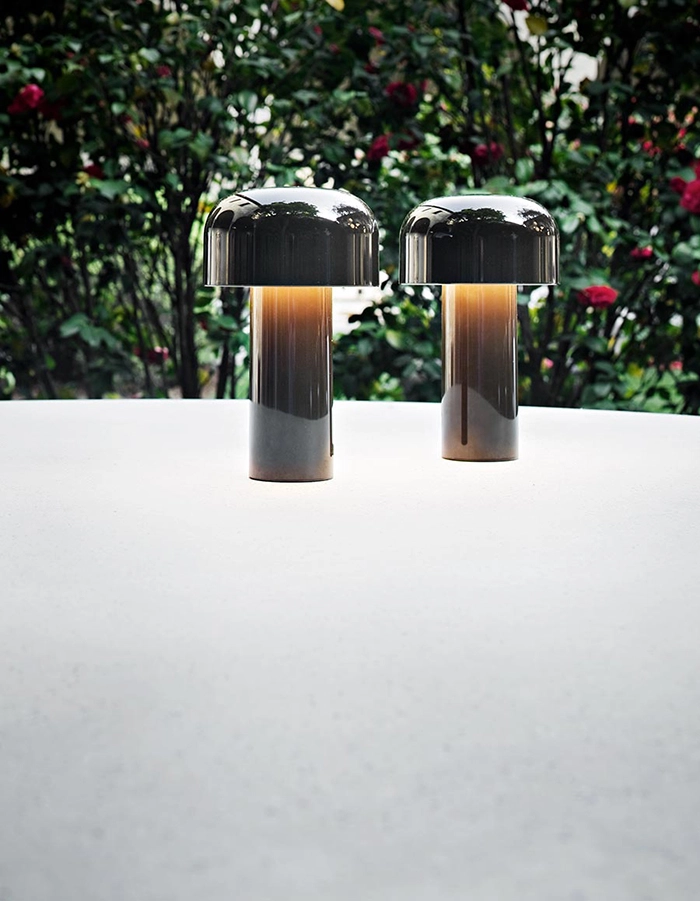 FLOS lampe de table rechargeable BELLHOP UNPLUGGED pour l'extérieur