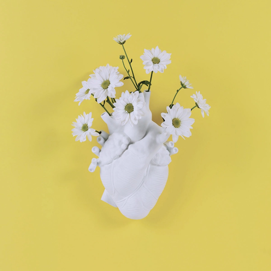 SELETTI vase en forme de coeur LOVE IN BLOOM