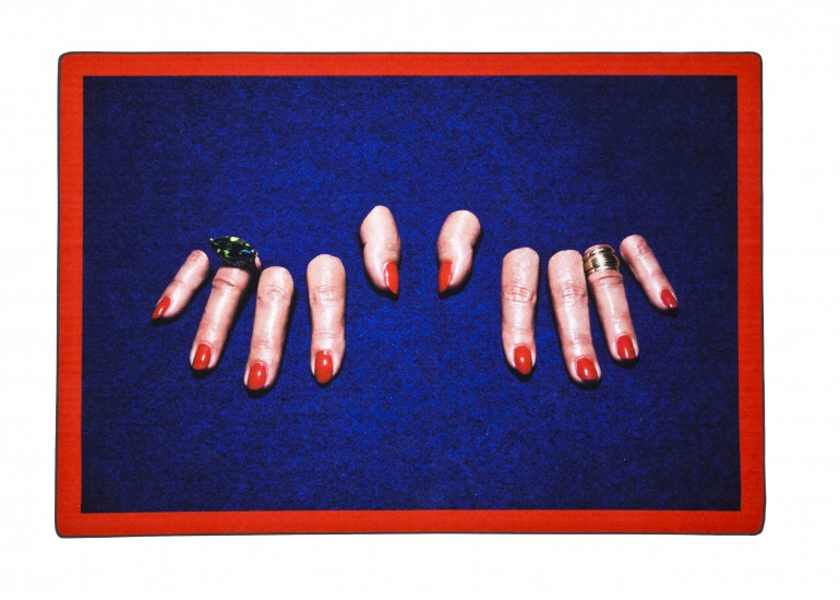 SELETTI wears TOILETPAPER tapis RECTANGULAR RUG