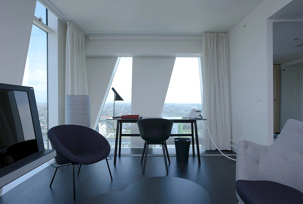 LOUIS POULSEN lampe de table AJ