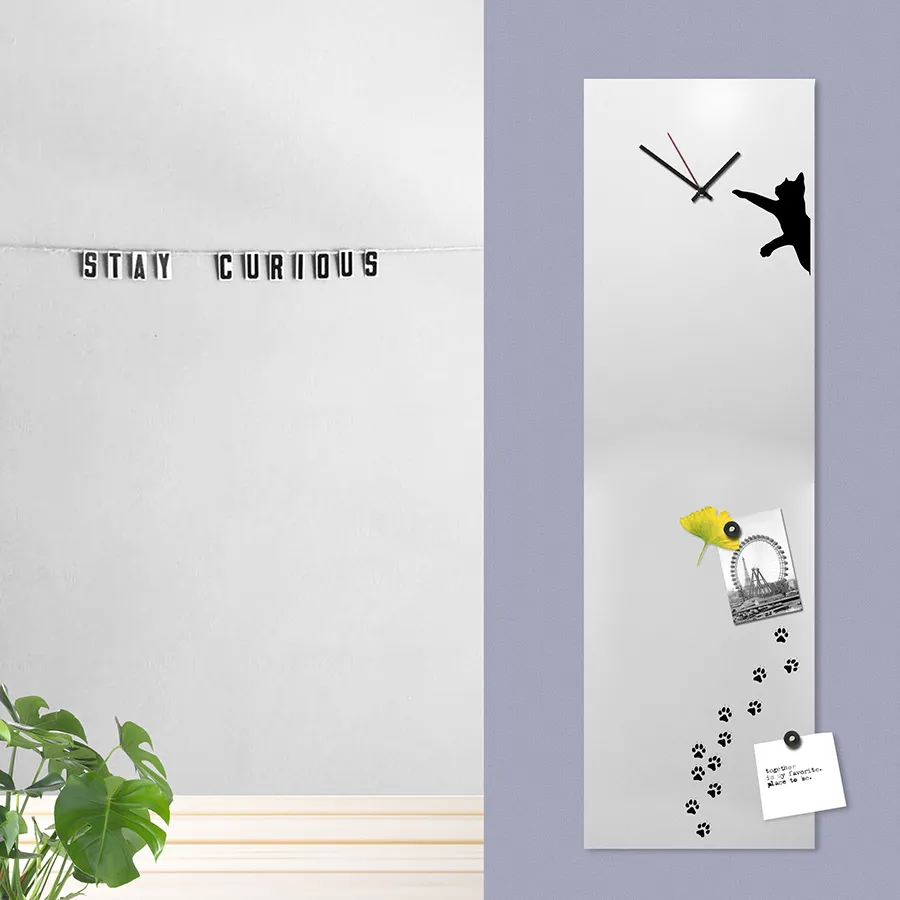 dESIGNoBJECT horloge murale CAT CLOCK
