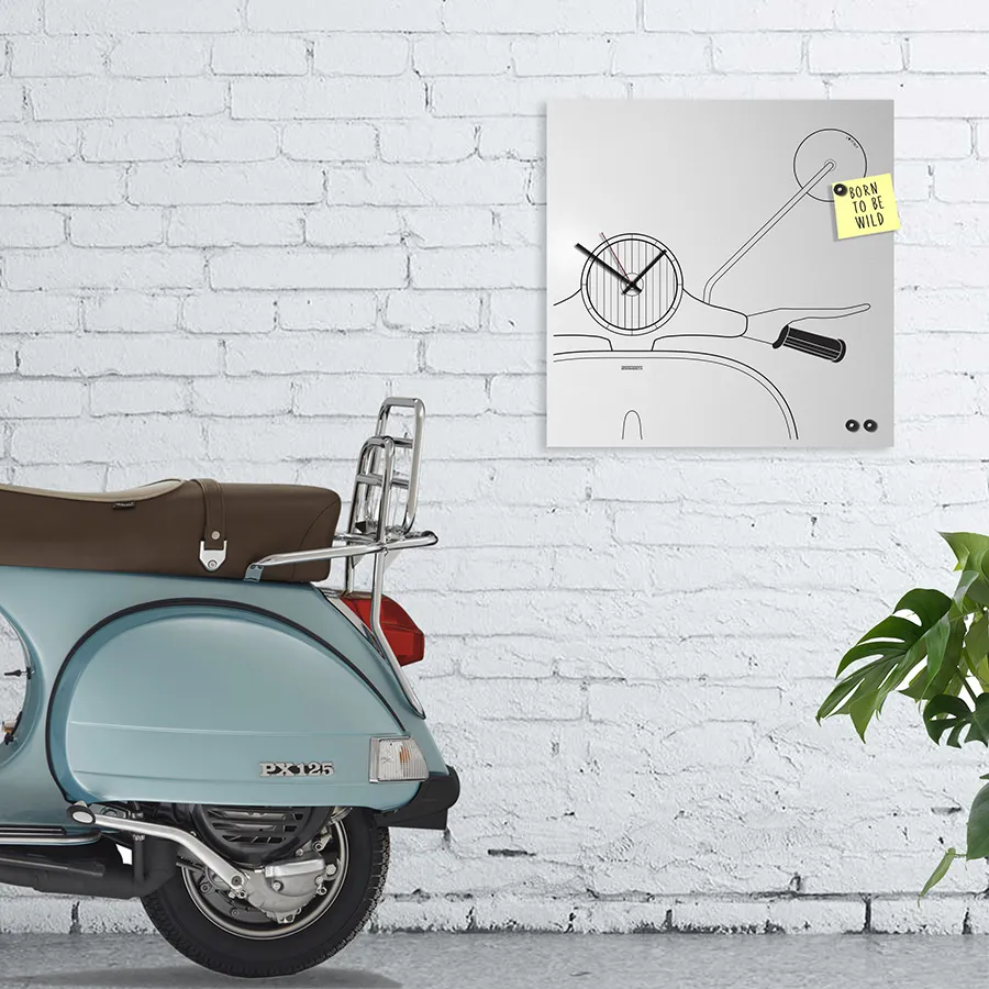 dESIGNoBJECT horloge murale SCOOTER